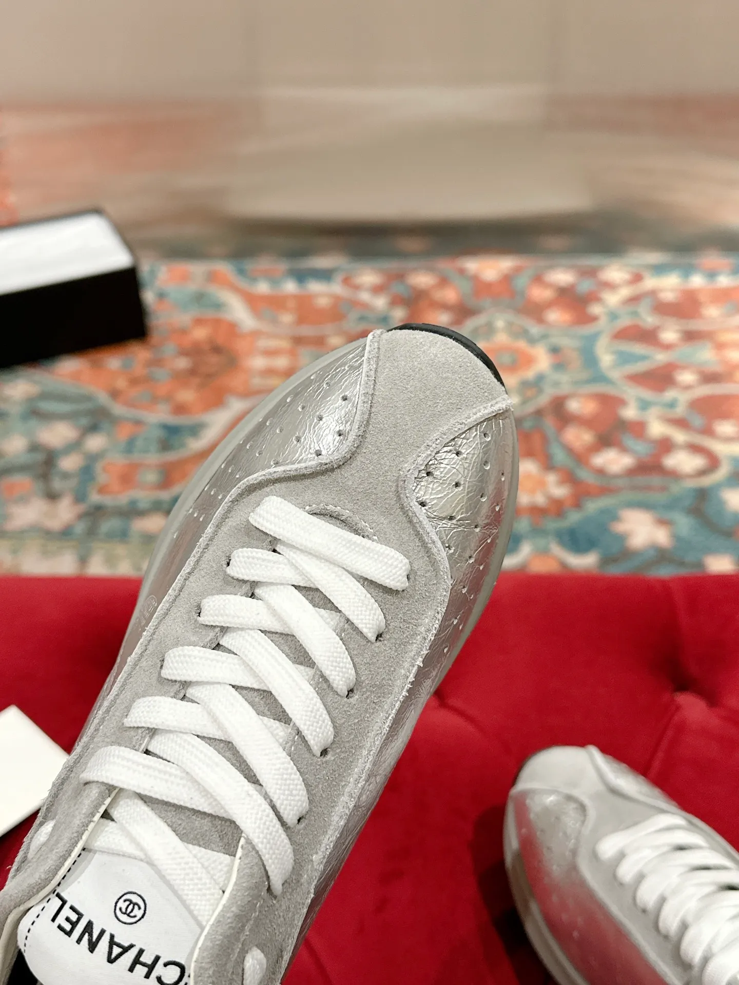 👟👟Ex-factory price 600👟👟 CHANEL Chanel classic sneakers, super internet celebrity series! There are so many Internet celebrities on their feet, and the counter is super popular〰️〰️ The world of Chanel has always been a dream for girls, the simple partition design is a super interpretation of multiple texture effects, the most eye-catching LOGO double C is also my favorite, no matter how you match it on your feet, the effect is completely amazing✔✔✔I must recommend you to buy this one⚡️⚡️Bangladesh environmentally friendly leather upper, original private model TPU outsole The color details are all compared 🆚 at the counter! Perfect presentation with zero color difference ❥ ❥ Every detail is beyond the genuine level! There is no pressure in and out of the counter☑️Number of yards: 35-40
